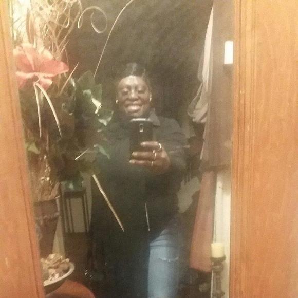 Meet your Posher, Tina - Picture 1 of 1